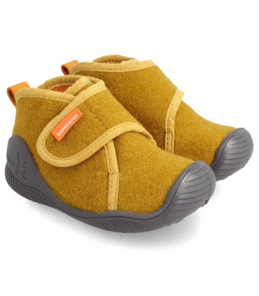 Zapatilla Bebé Biomecanics Biohome Mostaza | La Granota